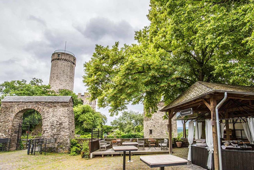 Burg_Pyrmont_2_1300x870px