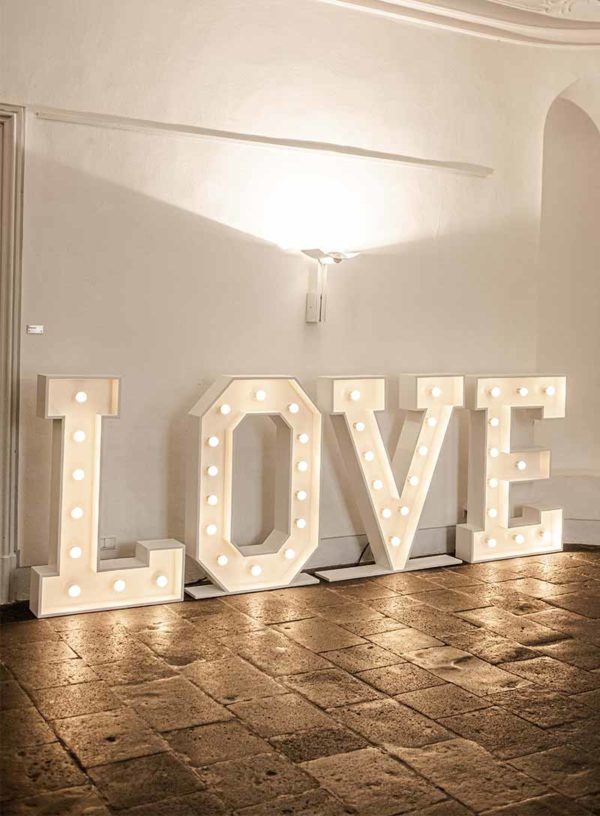 Produktbild_LED_LOVE_Buchstaben_800x1088