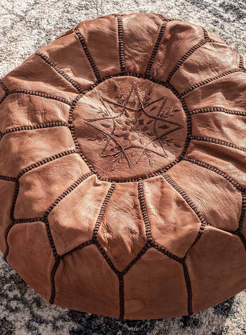 Produktbild_Lederpouf_Braun_800x1088px