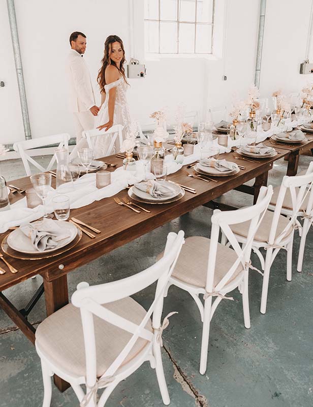 Produktdetailbild_Crossback_Stuhl_weiss_800x616px-3