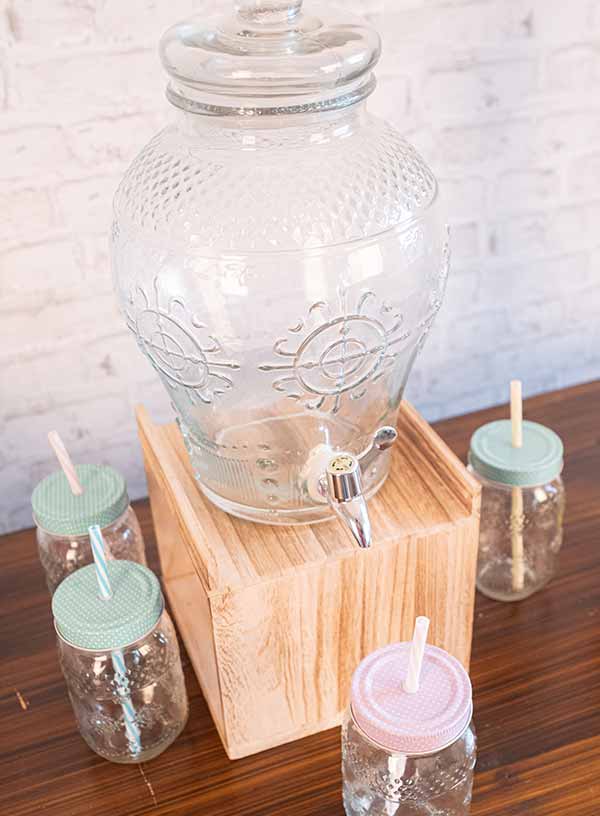 Produktdetailbild_Getränkespender_Ballon_Holzgestell_800x616px_2