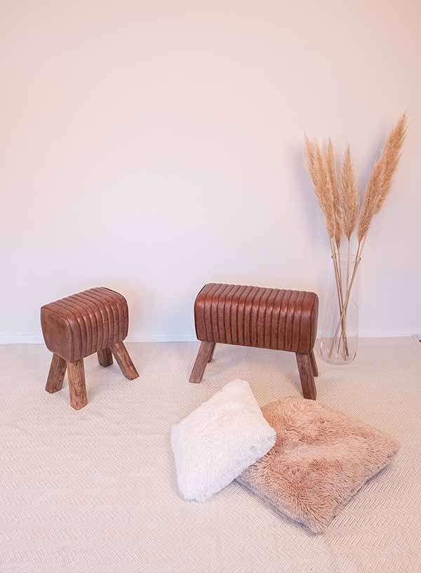 Produktdetailbild_Lederhocker_M_800x616px_2