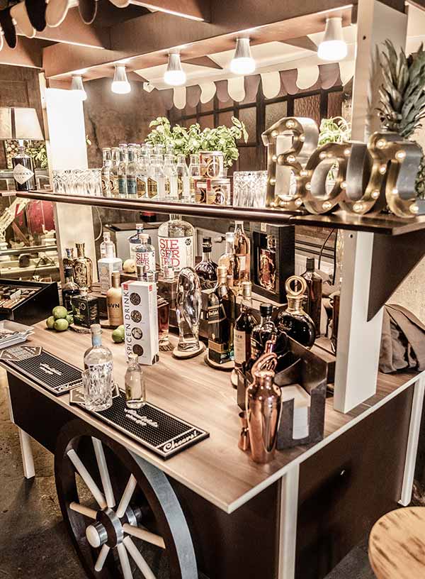 Produktdetailbild_Marktwagen_Akazie_800x616px_3