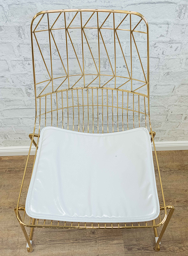 Produktdetailbild_Sitzkissen_Lucy_Wire_Stuhl_800x616px_1