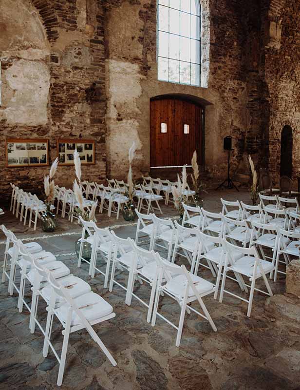 produktbilddetailbild_holzklappstuhl_weiss_eventverleih_koblenz_800x616px-2