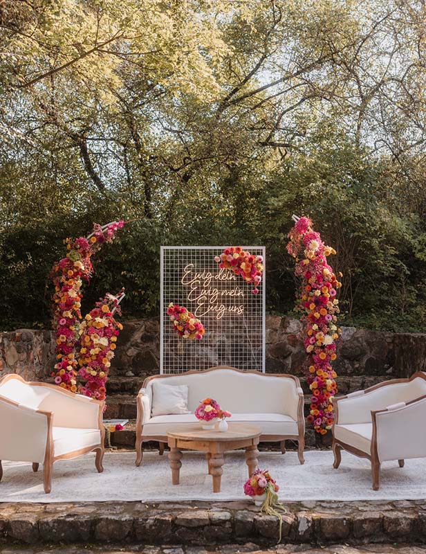 produktdetailbild_louis_lounge_beistelltisch_hochzeit_mieten_koblenz_800x616px