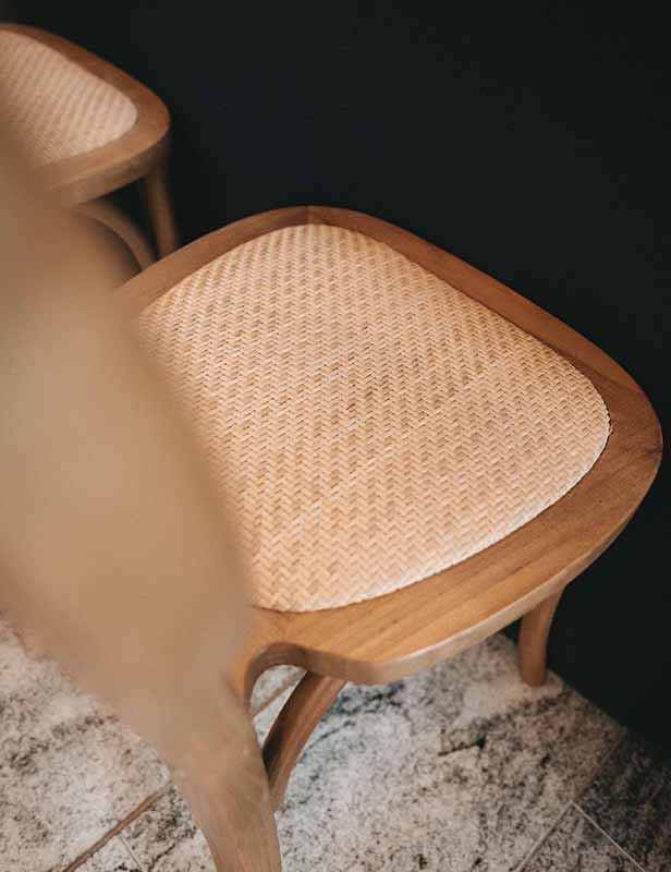 produktdetailbild_louis_rattan_chair_mieten_koblenz_800x616px-2