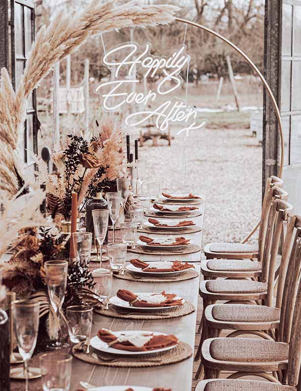 Produktdetailbild_Neonschriftzug_happily_ever_after_800x616px
