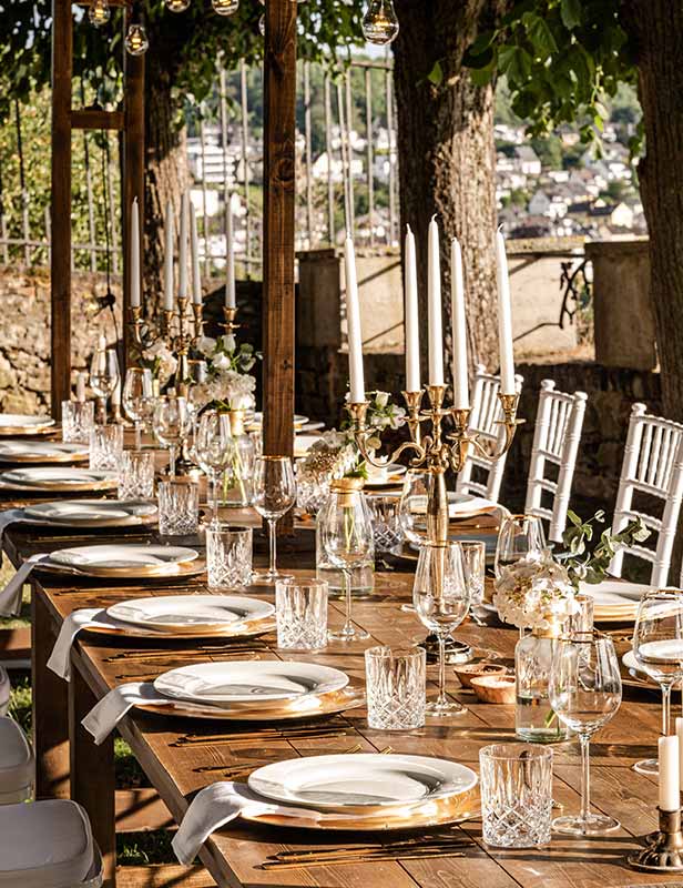 Produktdetailbild_Tisch-Set_Weiß_Gold_800x616px-1