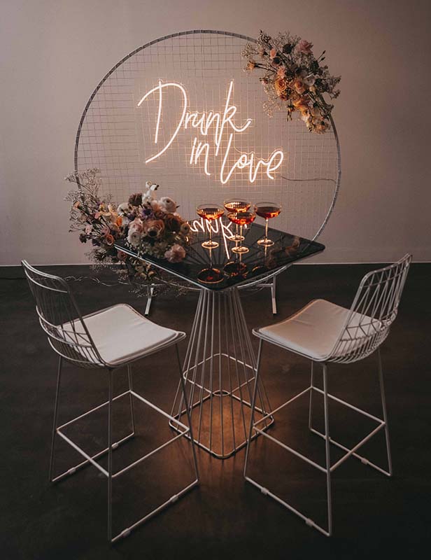 produktdetailbild_neonschriftzug_neonschild_drunk_in_love_eventverleih_koblenz_800x616px-3