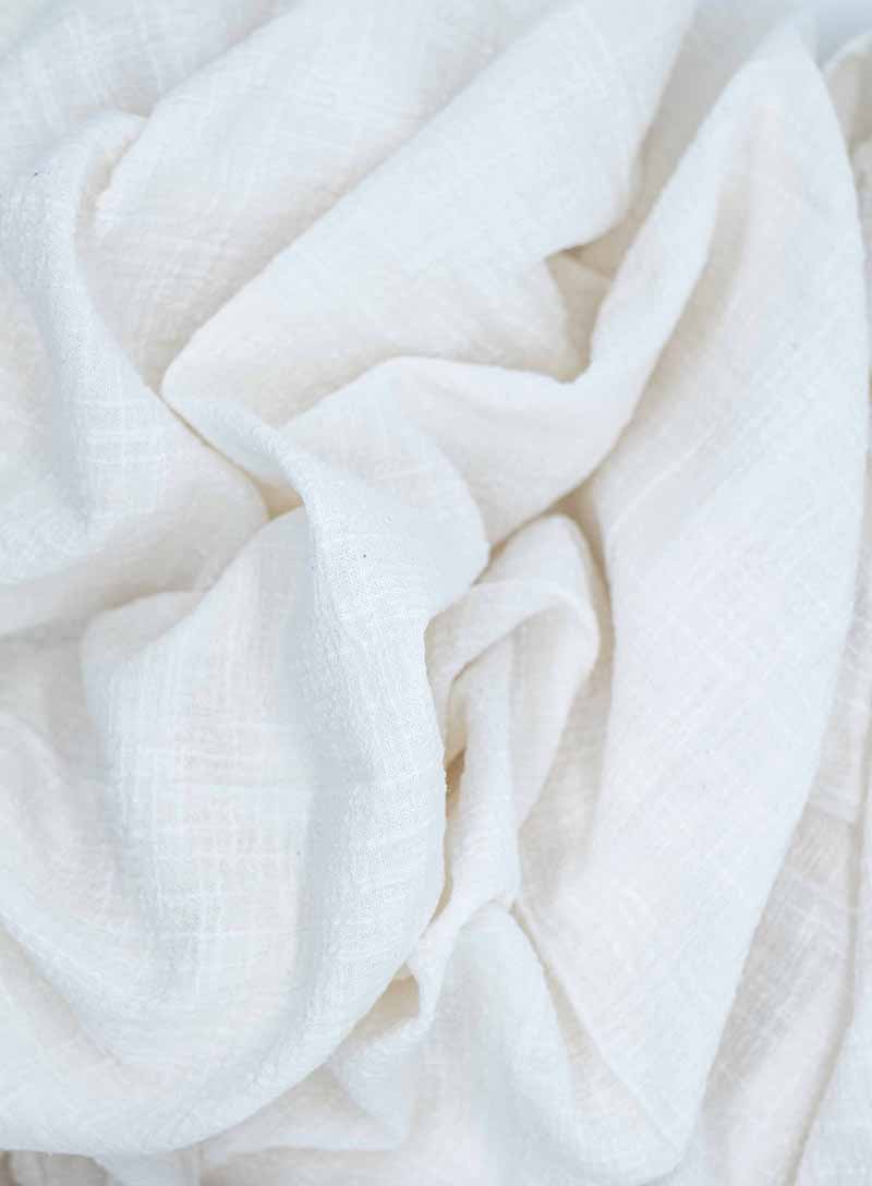 produktfoto_tischläufer_musselin_half_white_eventverleih_kobelnz_mieten_800x1088px