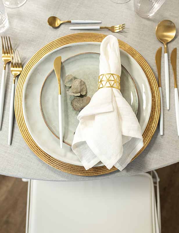 Platzteller ‘Gold' Matt & Linienrelief – Bild 3