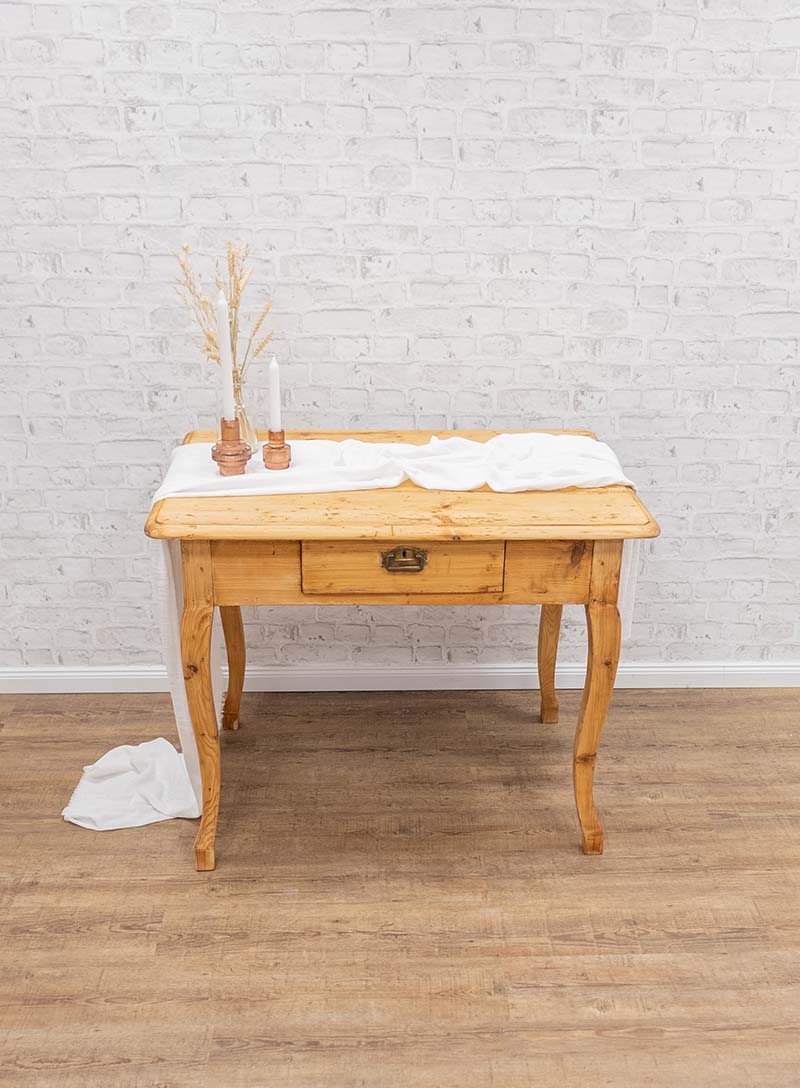 Produktbild_Vintage-Holztisch-Hellbraun_800x1088px