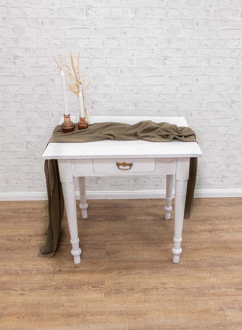 Produktbild_Vintage-Holztisch_Weiß_800x1088px
