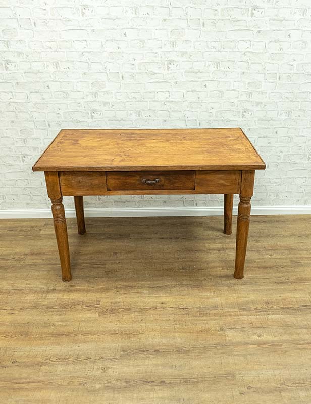 produktdetailbild_Vintage-Holztisch_Dunkelbraun_NEU_800x616px-1