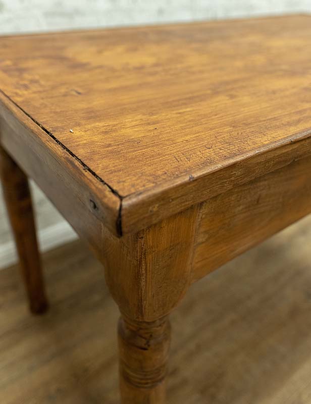 produktdetailbild_Vintage-Holztisch_Dunkelbraun_NEU_800x616px-2