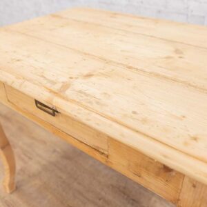 produktdetailbild_Vintage-Holztisch_Hellbraun_800x616px-4