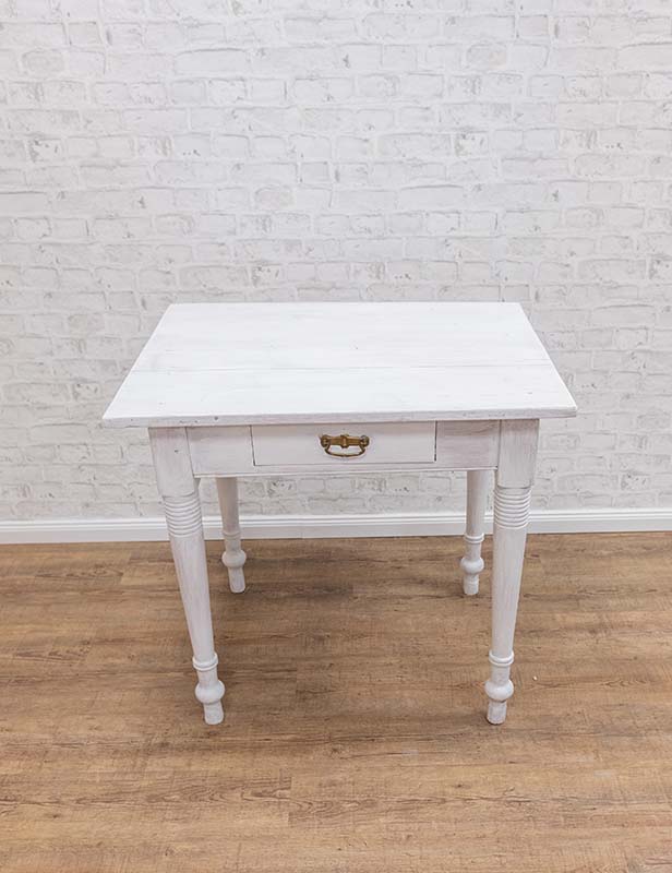 produktdetailbild_Vintage-Holztisch_Weiß_800x616px-2