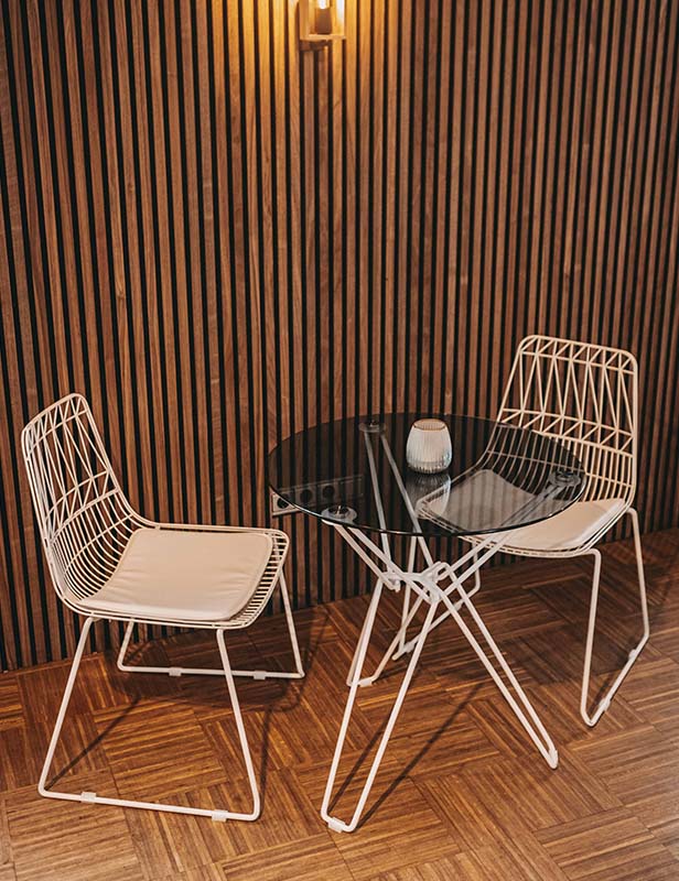 produktdetailbild_beistelltisch_wire_weiss_koblenz_mieten_800x616px