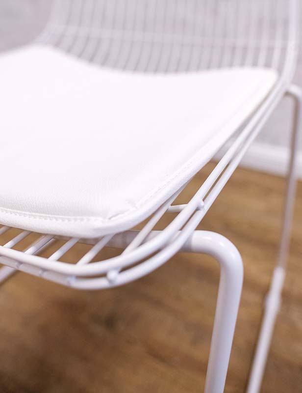 produktdetailbild_sitzkissen_weiss_matt_2_version_800x616px-2