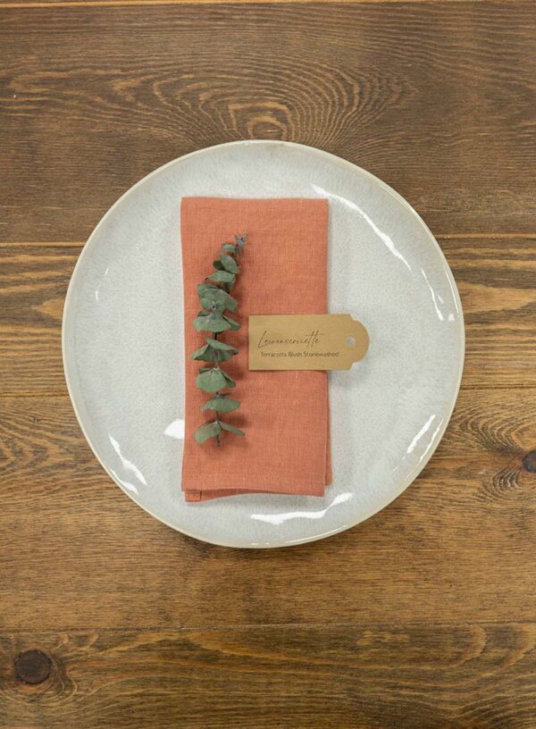 produktbild_leinenserviette_terracotta_blush_stonewashed_800x1088px