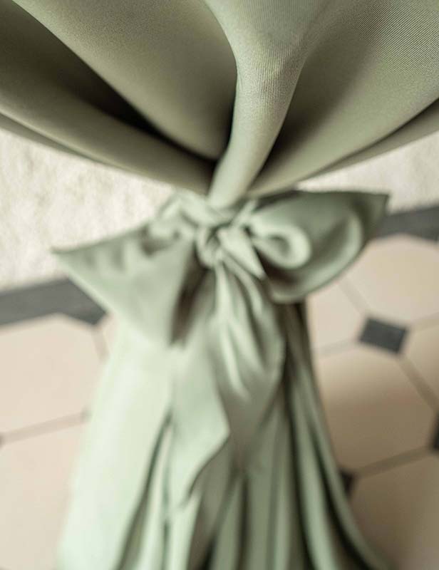 produktdetailbild_stehtisch_husse_sage_green_mieten_koblenz_800x616px-4