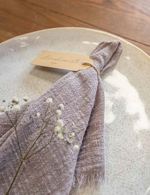 produktdetailbild_musselin_serviette_grau_mieten_verleih_koblenz_800x616px-2