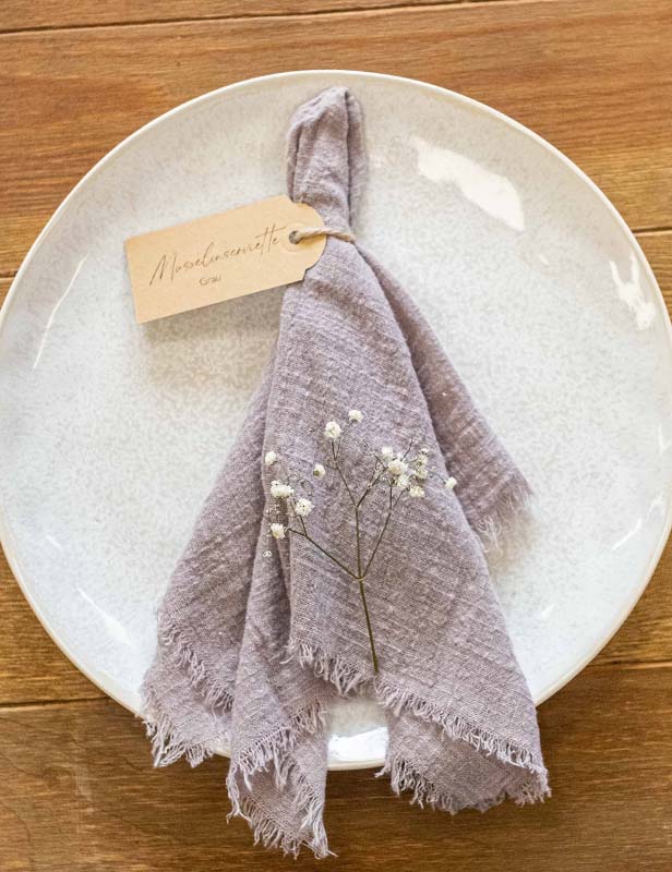 produktdetailbild_musselin_serviette_grau_mieten_verleih_koblenz_800x616px-4