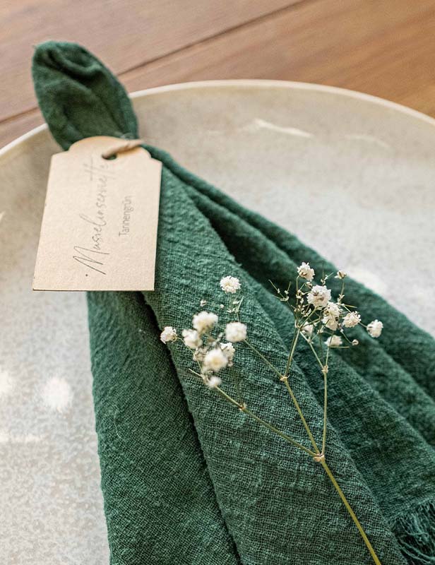 produktdetailbild_musselin_serviette_tannengrün_mieten_deko_koblenz_800x616px-4