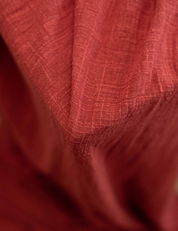 produktdetailbild_tischläufer_musselin_burgunderrot_deko_mieten_koblenz_800x616px-2