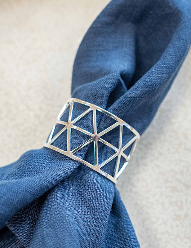 produktdetailbild_serviettenring_silber_glänzend_dekoverleih_mieten_koblenz_800x616px-2