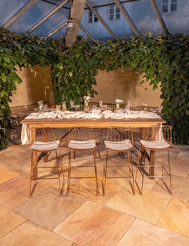 produktdetailbild_holztisch_hochtisch_brückentisch_255x100cm_mieten_koblenz_800x616px-1