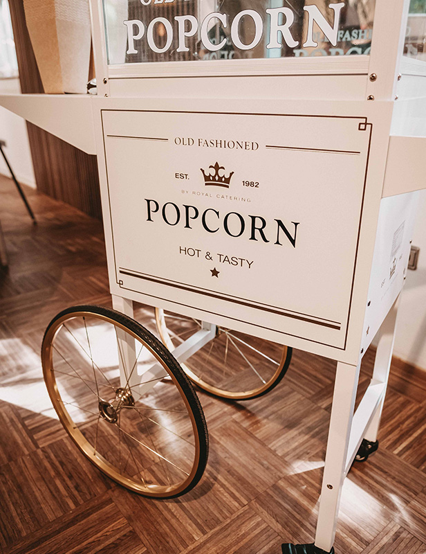 produktdetailbild_popcornmaschine_weiss_gold_eventverleih_koblenz-mieten_800x616px-2