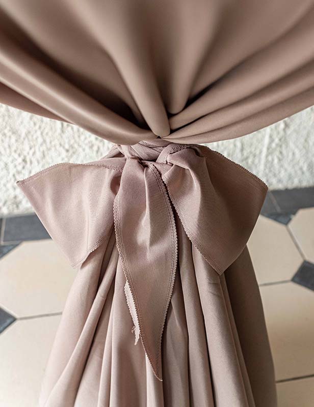 produktdetailbild_stehtisch_husse_soft_brown_braun_mieten_koblenz_800x616px-4