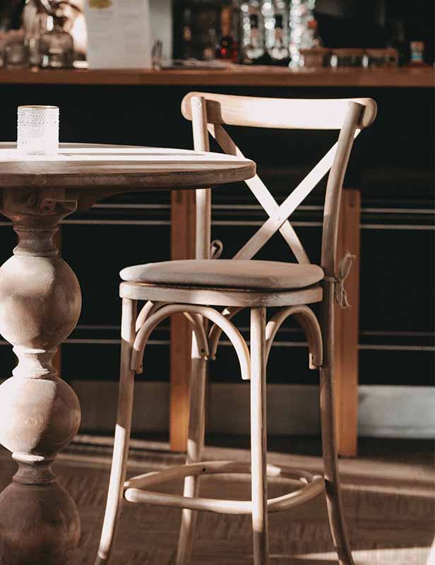 produktdetailbild_crossback_hochstuhl_barstuhl_eventverleih_koblenz_mieten_800x616px-2