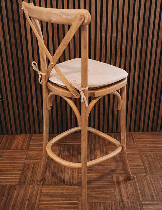 produktdetailbild_crossback_hochstuhl_barstuhl_eventverleih_koblenz_mieten_800x616px-3