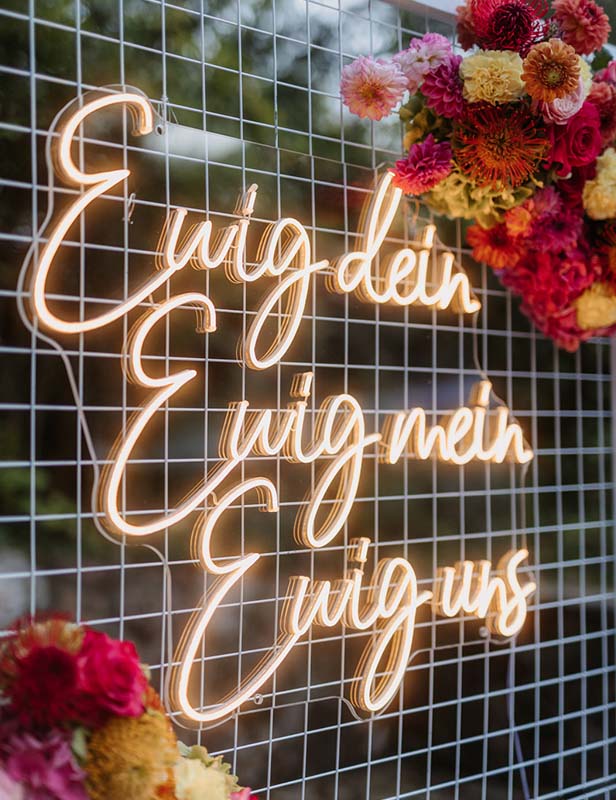 produktdetailbild_neonsign_ewigdein_ewigmein_ewiguns_hochzeit_koblenz_mieten_800x616px