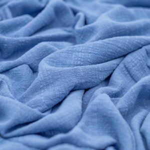 produktfoto_tischläufer_musselin_light_blue_eventverleih_kobelnz_mieten_800x1088px