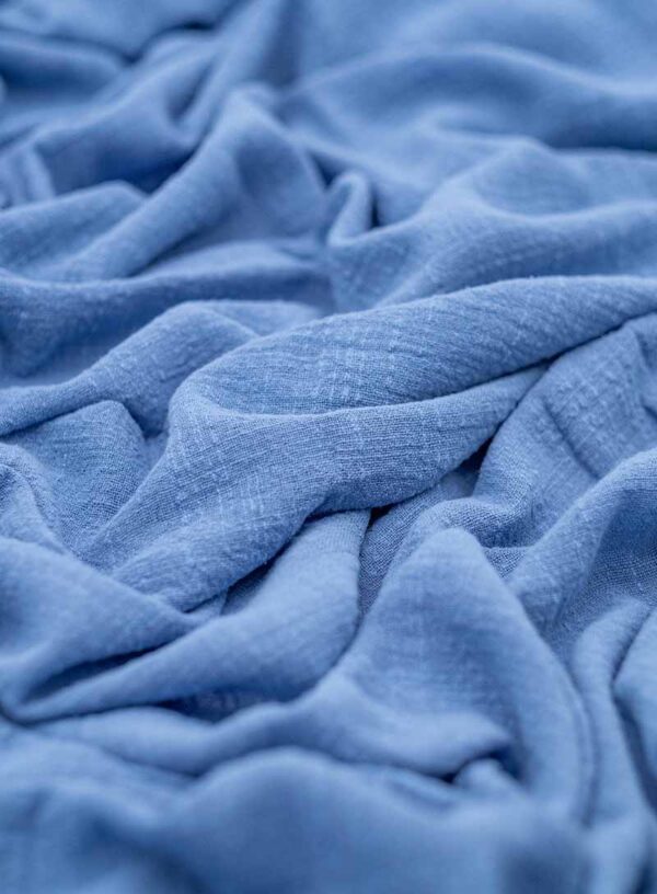 produktfoto_tischläufer_musselin_light_blue_eventverleih_kobelnz_mieten_800x1088px