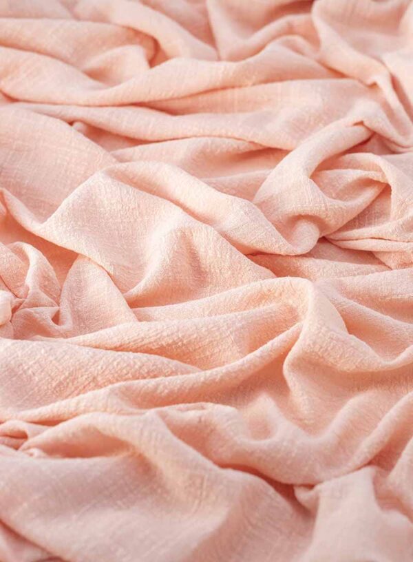 produktfoto_tischläufer_musselin_peach_eventverleih_kobelnz_mieten_800x1088px