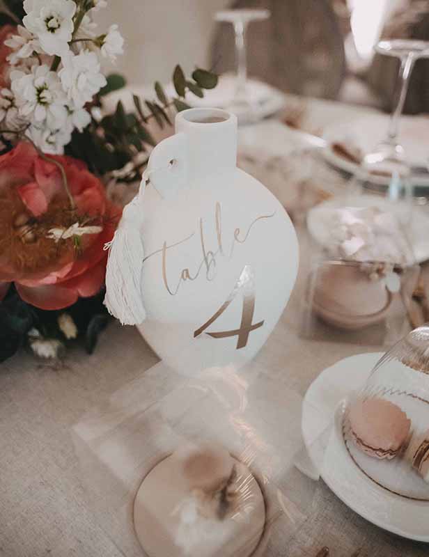 produktdetailbild_tischnummern-set_toskana_keramikvase_eventverleih_koblenz_mieten_800x616px-2