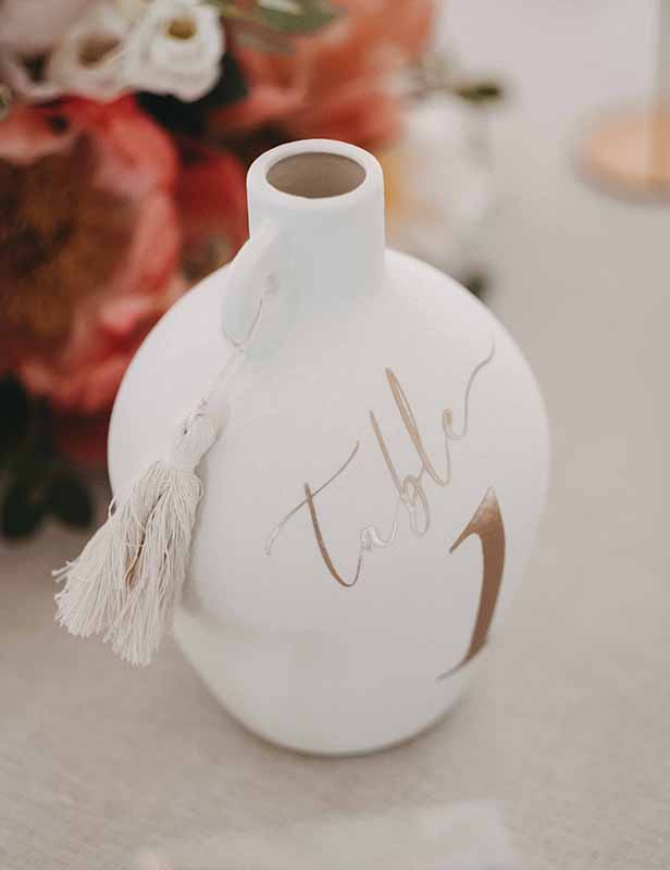 produktdetailbild_tischnummern-set_toskana_keramikvase_eventverleih_koblenz_mieten_800x616px-3